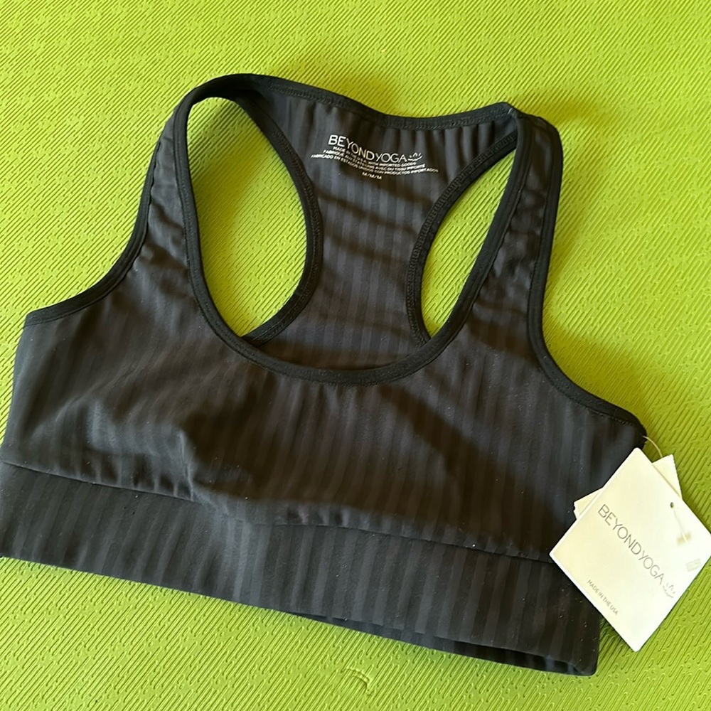 Beyond Yoga black stripe sport bra medium